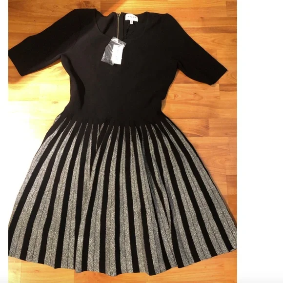 Milly Scoop-Neck Elbow-Sleeve Fit-and-Flare Metallic Pleated Dress - Picture 4 of 12